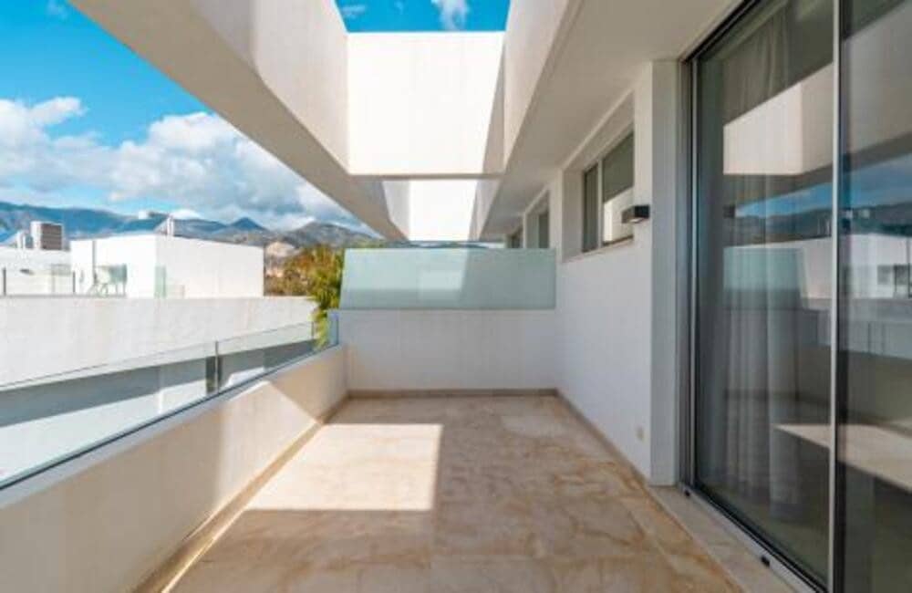 Casa de 4 habitaciones en Marbella en alquiler con piscina garaje - 6.500 € (Ref: 9529201)