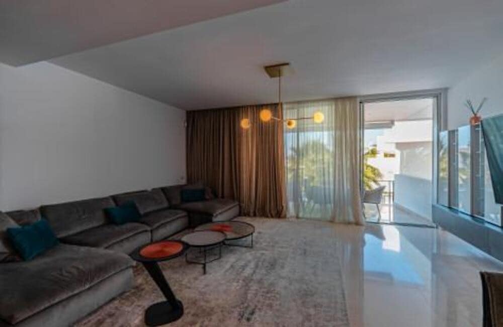 Casa de 4 habitaciones en Marbella en alquiler con piscina garaje - 6.500 € (Ref: 9529201)