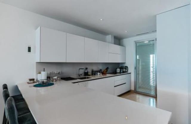 Casa de 4 habitaciones en Río Real, Marbella en alquiler con piscina garaje - 6.500 € (Ref: 9529201)