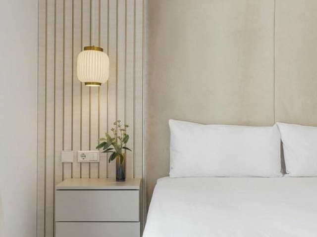 2 slaapkamer Appartement te huur in Nueva Andalucía Centro, Marbella met zwembad garage - € 2.500 (Ref: 9529203)