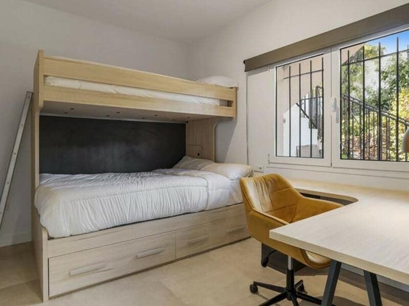 2 sovrum Lägenhet att hyra i Marbella med pool garage - 2 500 € (Ref: 9529203)