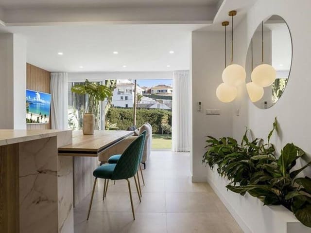 2 slaapkamer Appartement te huur in Nueva Andalucía Centro, Marbella met zwembad garage - € 2.500 (Ref: 9529203)