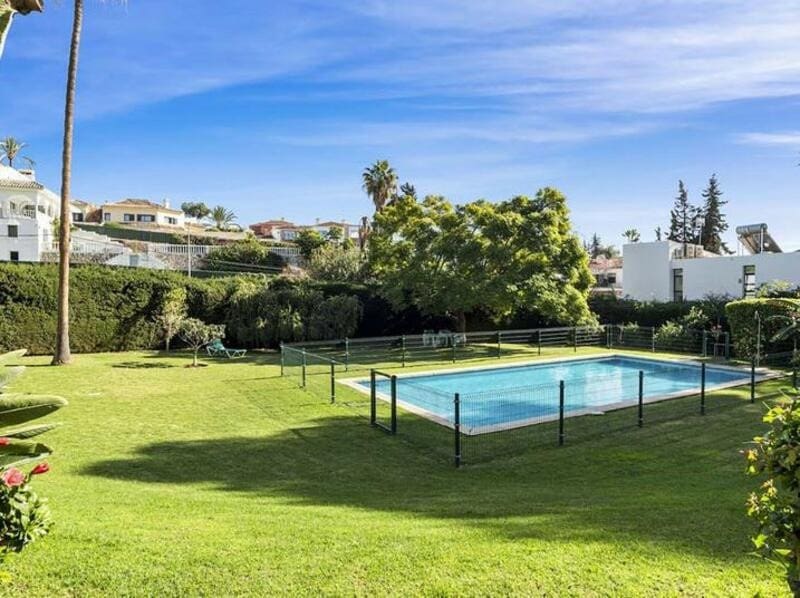 2 sovrum Lägenhet att hyra i Marbella med pool garage - 2 500 € (Ref: 9529203)