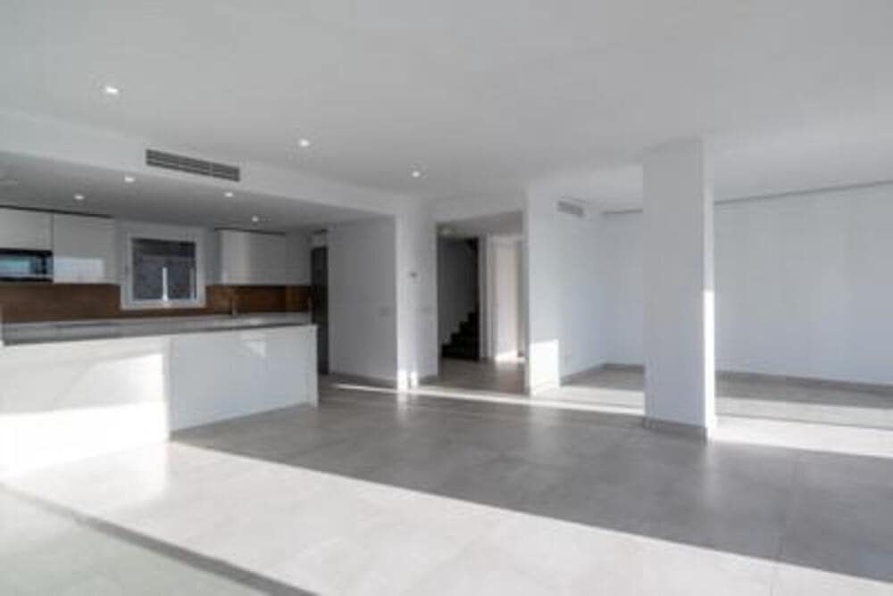 4 soverom Penthouse til salgs i Marbella med svømmebasseng garasje - € 800 000 (Ref: 9529204)