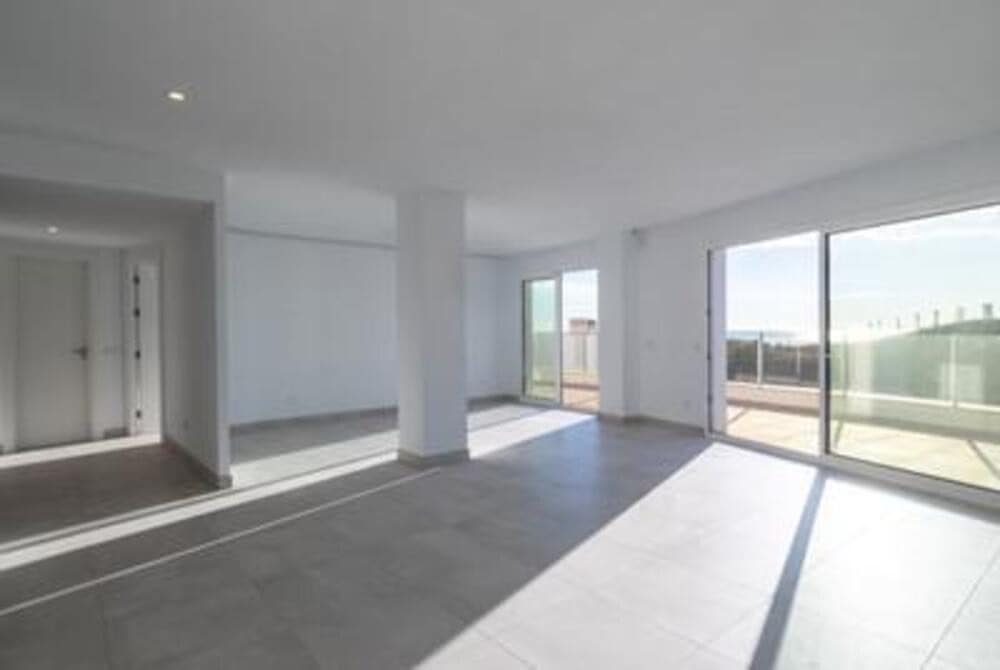 4 soverom Penthouse til salgs i Marbella med svømmebasseng garasje - € 800 000 (Ref: 9529204)