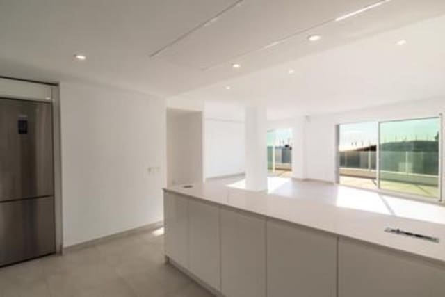 4 slaapkamer Penthouse te koop in Alto de los Monteros, Marbella met zwembad garage - € 800.000 (Ref: 9529204)