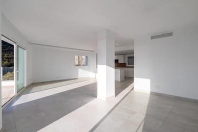 4 slaapkamer Penthouse te koop in Alto de los Monteros, Marbella met zwembad garage - € 800.000 (Ref: 9529204)