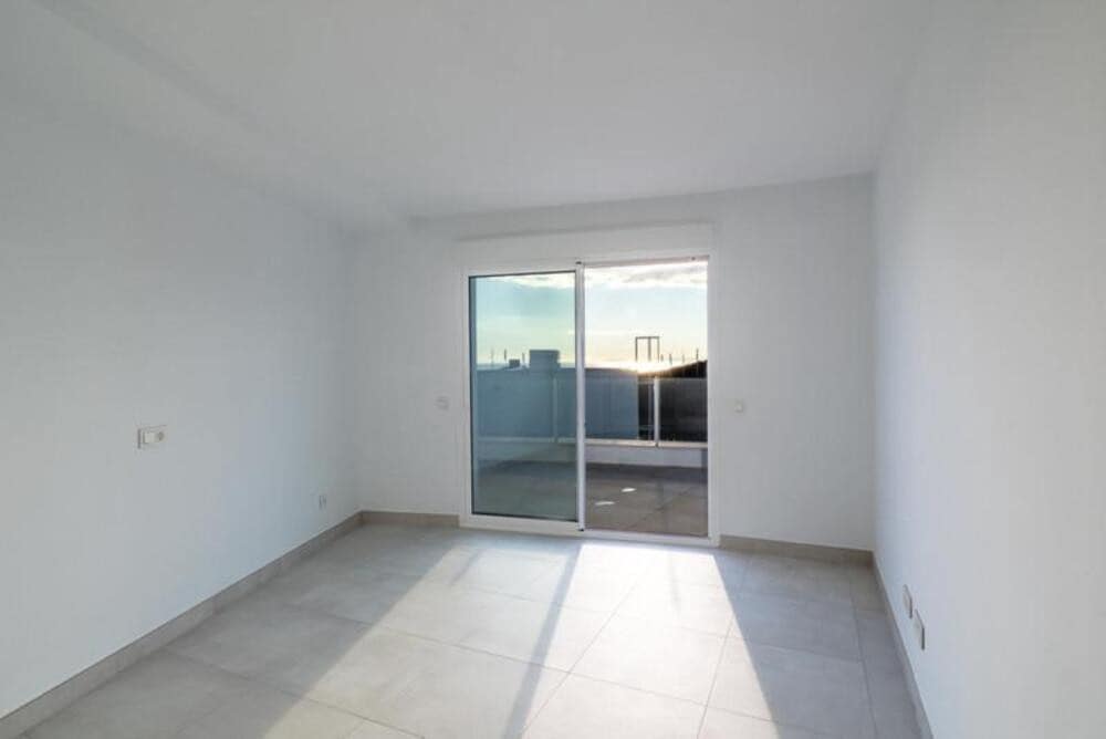 4 slaapkamer Penthouse te koop in Marbella met zwembad garage - € 800.000 (Ref: 9529204)