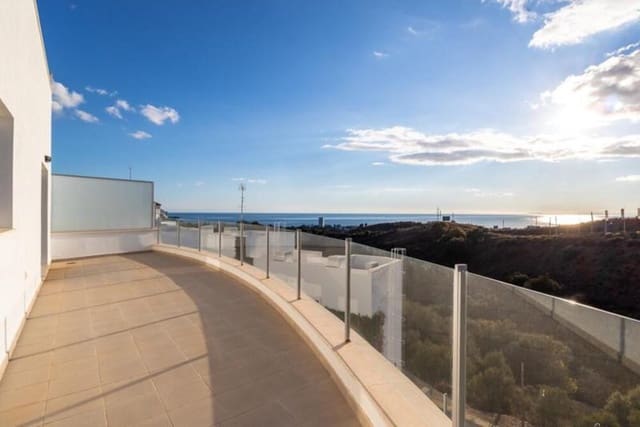 4 slaapkamer Penthouse te koop in Alto de los Monteros, Marbella met zwembad garage - € 800.000 (Ref: 9529204)