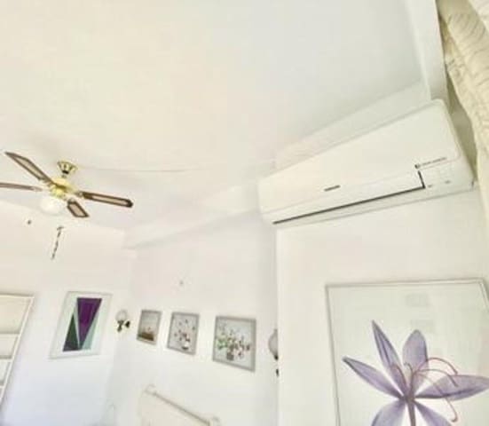 1 quarto Apartamento para arrendar em Las Brisas, Marbella - 1 300 € (Ref: 9529205)