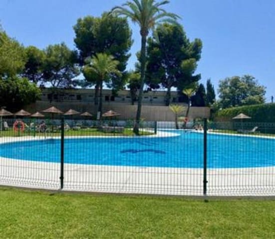 1 quarto Apartamento para arrendar em Las Brisas, Marbella - 1 300 € (Ref: 9529205)
