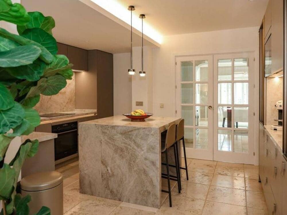 Chalet de 3 habitaciones en La Quinta en alquiler con piscina garaje - 6.500 € (Ref: 9533031)