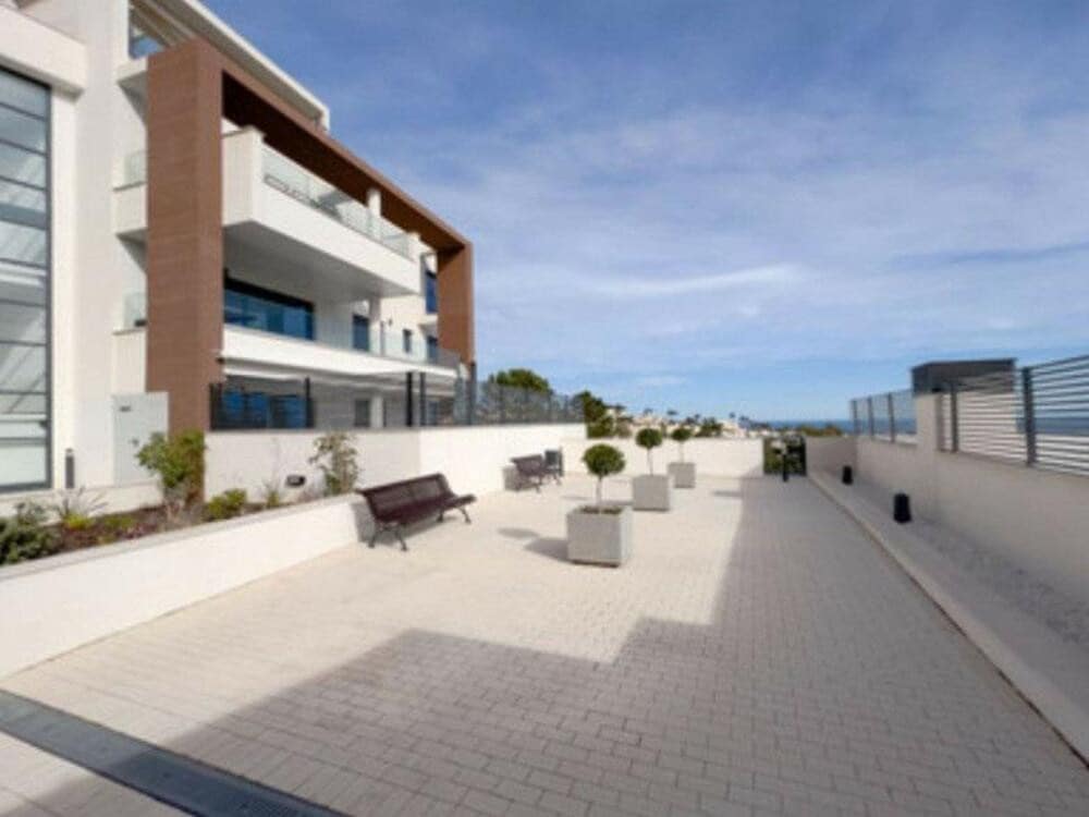 2 soverom Leilighet til salgs i Los Arqueros med svømmebasseng garasje - € 597 000 (Ref: 9533033)