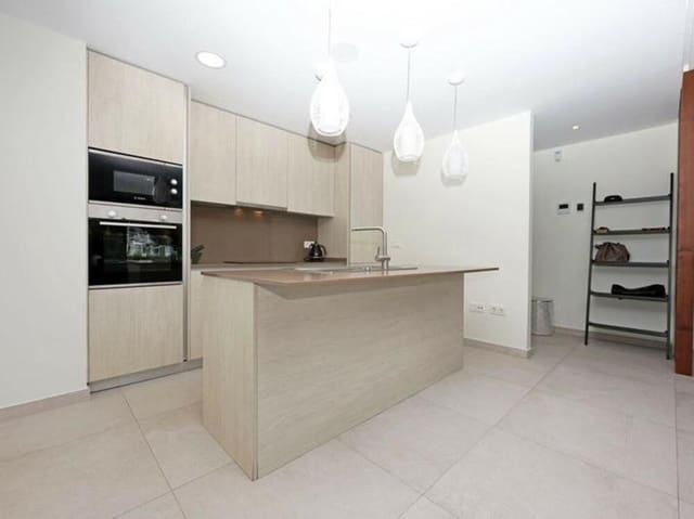 Appartement de 2 chambres à louer à Los Arqueros, Benahavís avec piscine garage - 2 400 € (Ref: 9533034)