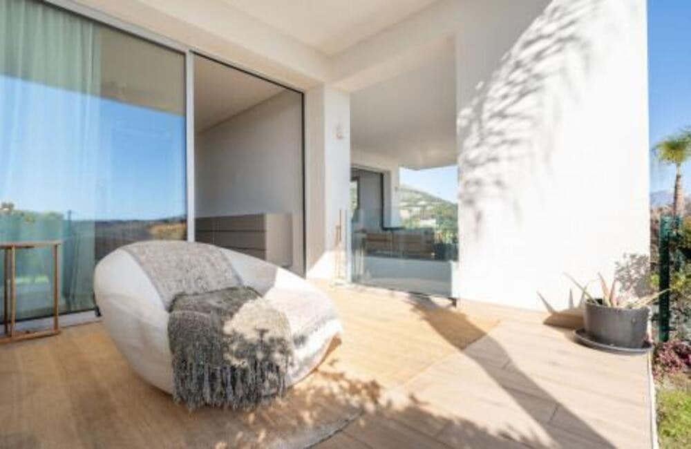 3 quarto Apartamento para venda em Benahavis com piscina garagem - 925 000 € (Ref: 9533035)