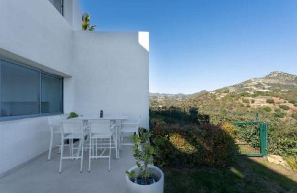 3 quarto Apartamento para venda em Benahavis com piscina garagem - 925 000 € (Ref: 9533035)