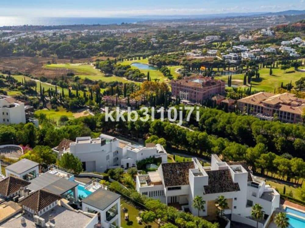 2 makuuhuone Kattohuoneisto myytävänä paikassa Benahavis mukana uima-altaan 
autotalli - 1 190 000 € (Ref: 9533036)