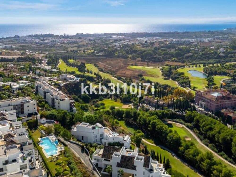 2 makuuhuone Kattohuoneisto myytävänä paikassa Benahavis mukana uima-altaan 
autotalli - 1 190 000 € (Ref: 9533036)