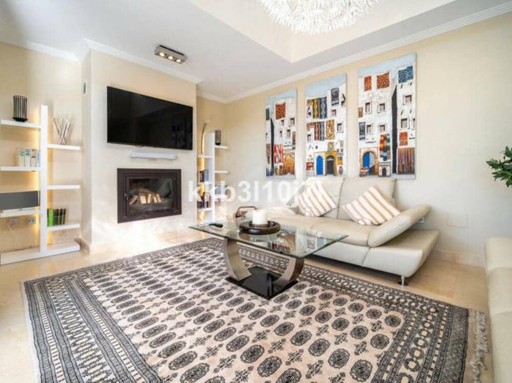 2 makuuhuone Kattohuoneisto myytävänä paikassa Benahavis mukana uima-altaan 
autotalli - 1 190 000 € (Ref: 9533036)