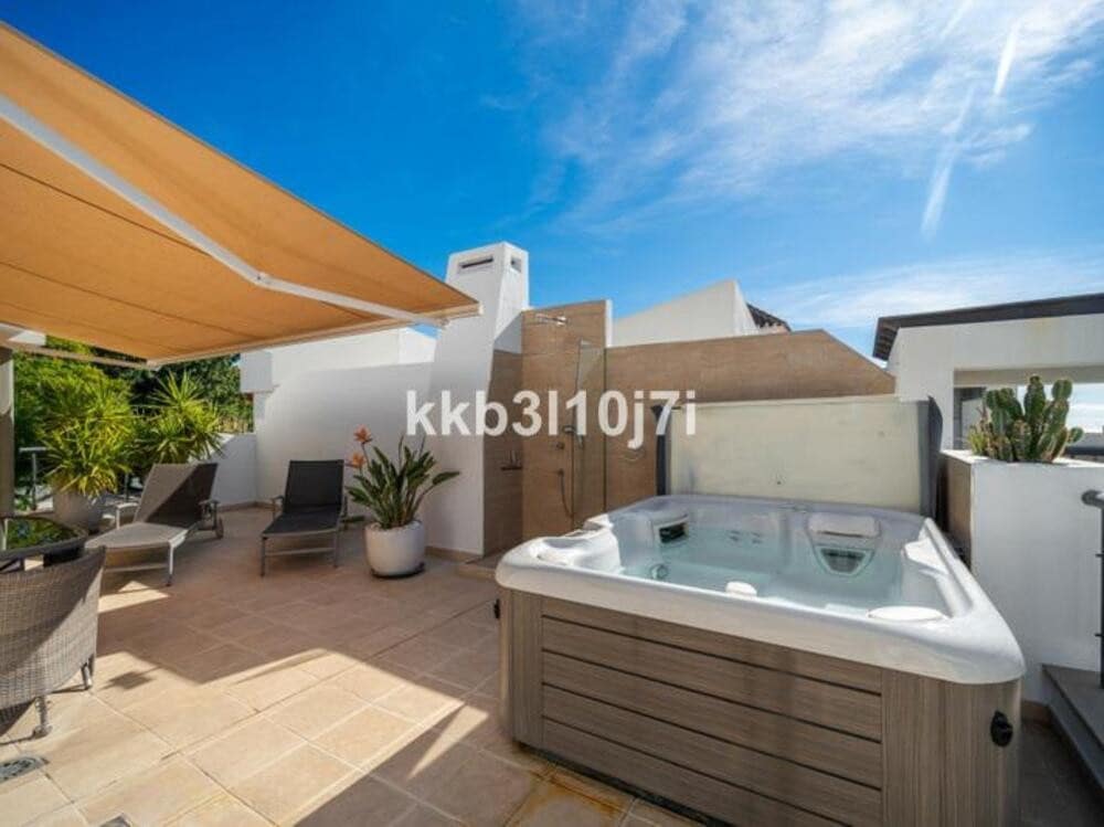 2 makuuhuone Kattohuoneisto myytävänä paikassa Benahavis mukana uima-altaan 
autotalli - 1 190 000 € (Ref: 9533036)