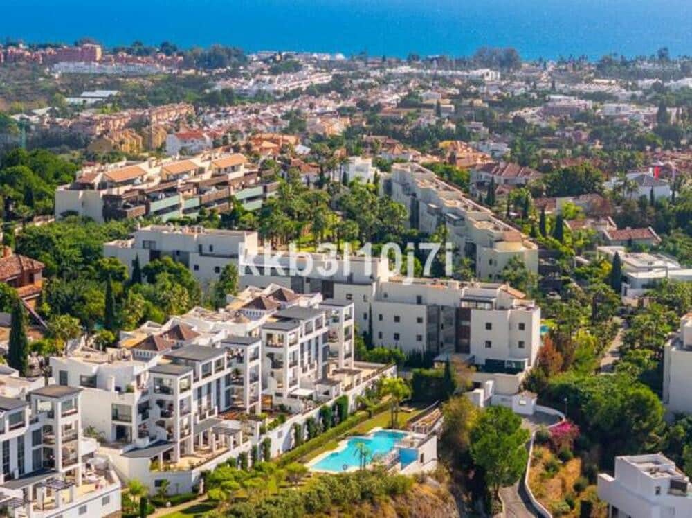 2 makuuhuone Kattohuoneisto myytävänä paikassa Benahavis mukana uima-altaan 
autotalli - 1 190 000 € (Ref: 9533036)