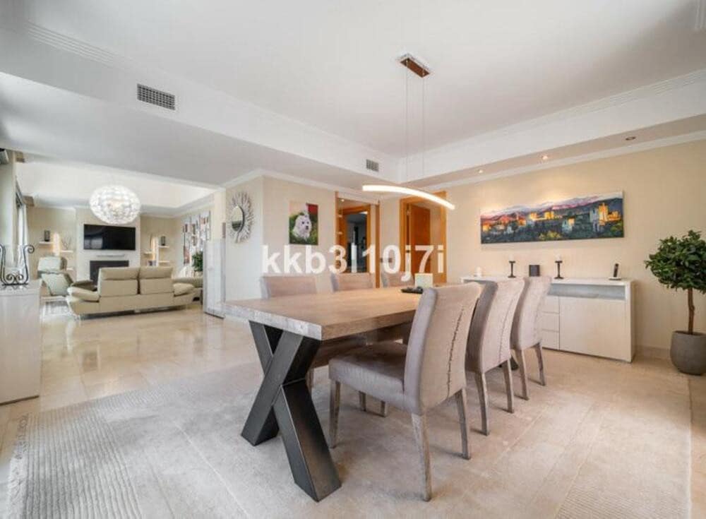 2 makuuhuone Kattohuoneisto myytävänä paikassa Benahavis mukana uima-altaan 
autotalli - 1 190 000 € (Ref: 9533036)