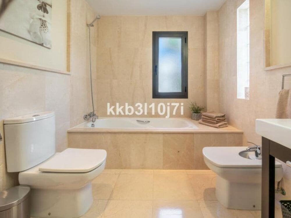 2 makuuhuone Kattohuoneisto myytävänä paikassa Benahavis mukana uima-altaan 
autotalli - 1 190 000 € (Ref: 9533036)