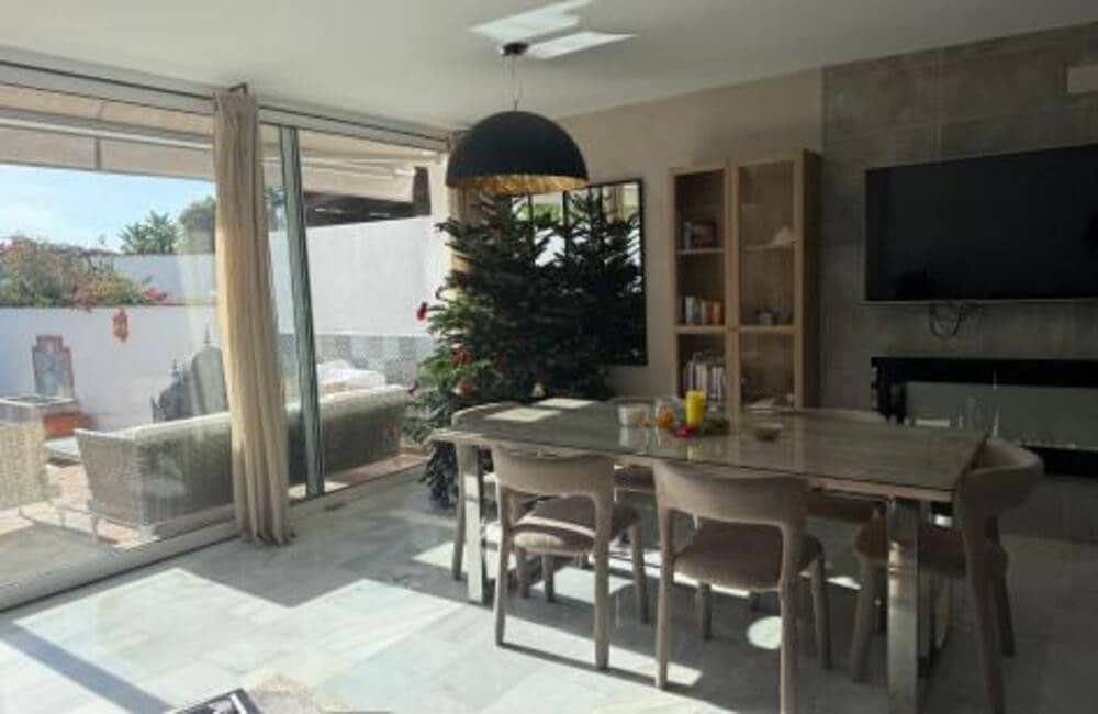 3 sypialnia Dom do wynajęcia w Marbella z basenem garażem - 3 600 € (Ref: 9533037)