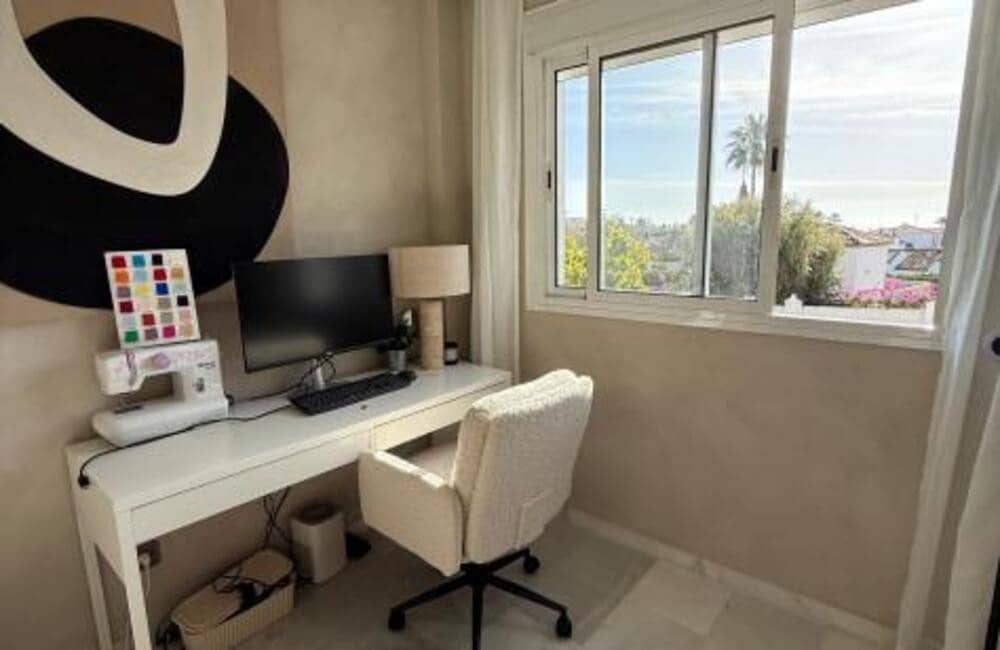 3 sypialnia Dom do wynajęcia w Marbella z basenem garażem - 3 600 € (Ref: 9533037)