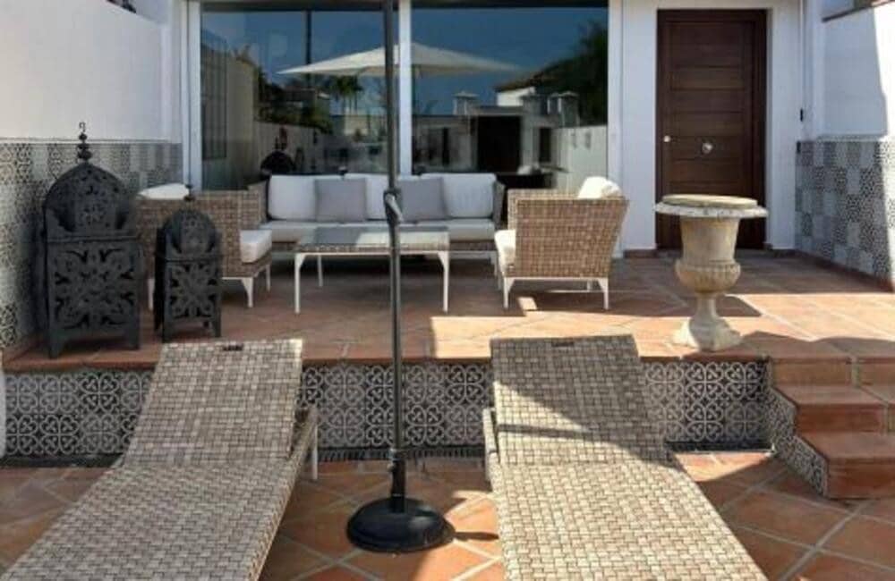 3 sypialnia Dom do wynajęcia w Marbella z basenem garażem - 3 600 € (Ref: 9533037)