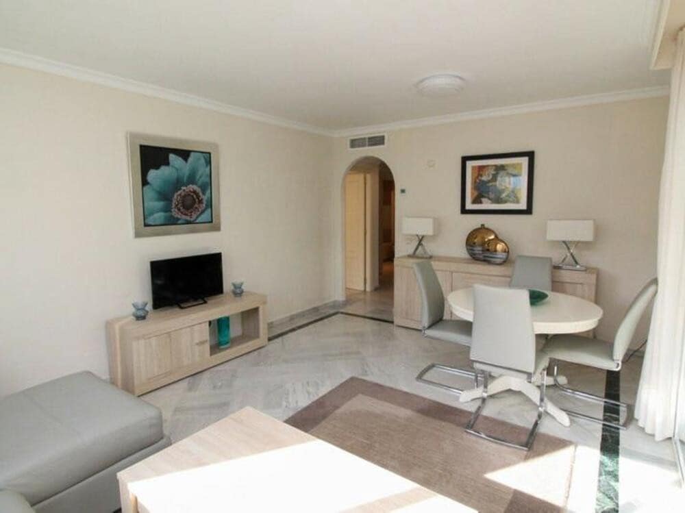 2 quarto Apartamento para arrendar em Marbella com piscina garagem - 1 800 € (Ref: 9535374)
