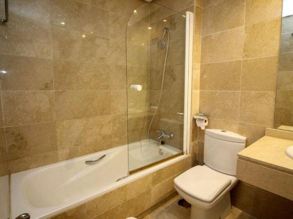 2 quarto Apartamento para arrendar em Marbella com piscina garagem - 1 800 € (Ref: 9535374)