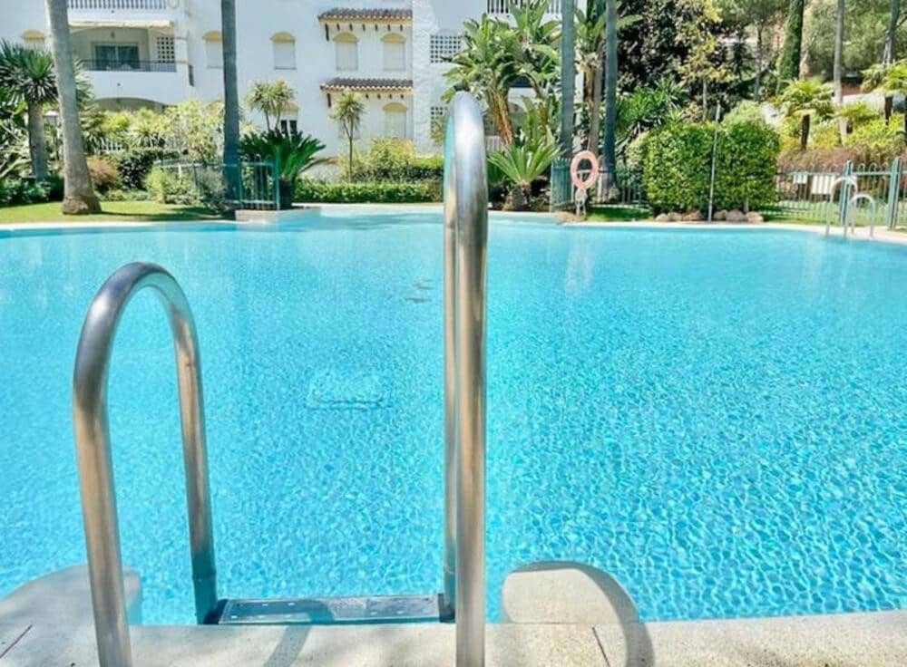 2 quarto Apartamento para arrendar em Marbella com piscina garagem - 1 800 € (Ref: 9535374)