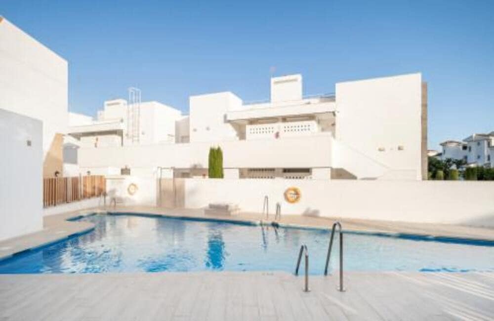 Casa de 3 habitaciones en Marbella en venta con piscina - 750.000 € (Ref: 9535375)