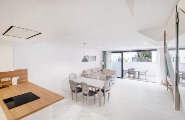 Casa de 3 habitaciones en Los Naranjos, Marbella en alquiler con piscina - 3.000 € (Ref: 9535376)