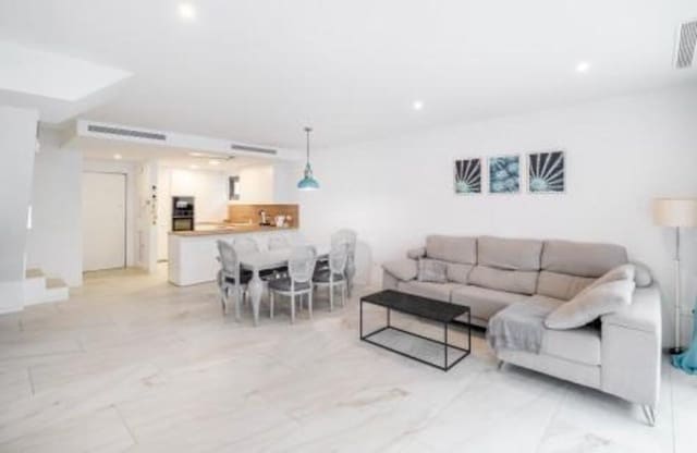 Casa de 3 habitaciones en Los Naranjos, Marbella en alquiler con piscina - 3.000 € (Ref: 9535376)