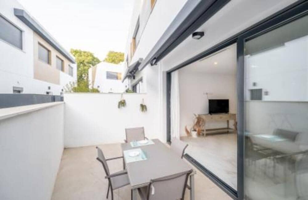 Casa de 3 habitaciones en Marbella en alquiler con piscina - 3.000 € (Ref: 9535376)