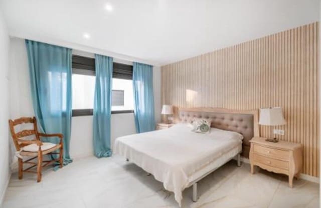 3 sypialnia Dom na kwatery wakacyjne w Los Naranjos, Marbella z basenem - 700 € (Ref: 9535377)