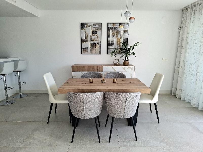 3 Zimmer Penthouse zu vermieten in Marbella mit Pool Garage - 4.500 € (Ref: 9535378)