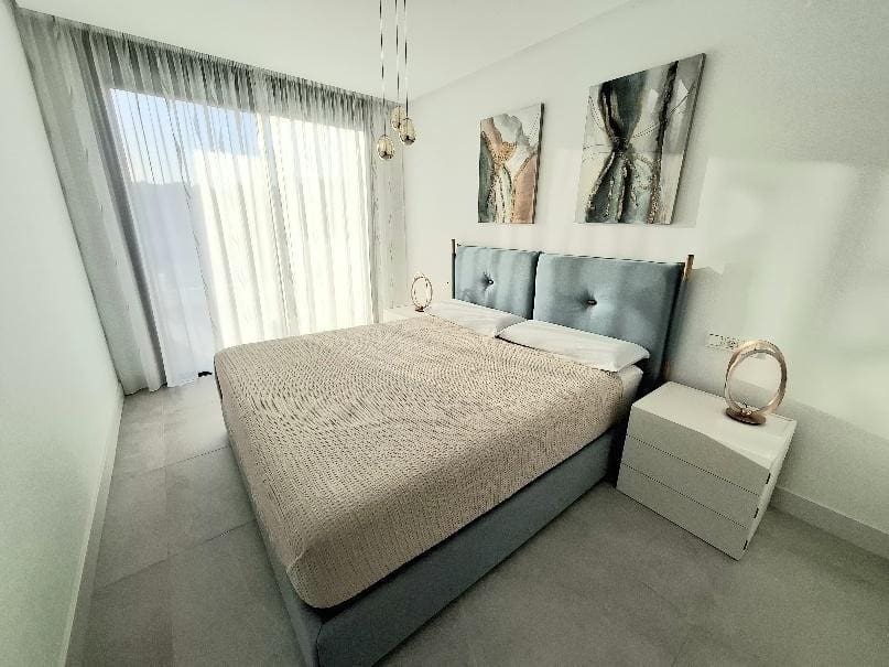 3 Zimmer Penthouse zu vermieten in Marbella mit Pool Garage - 4.500 € (Ref: 9535378)