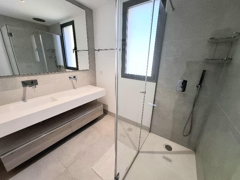 3 Zimmer Penthouse zu vermieten in Marbella mit Pool Garage - 4.500 € (Ref: 9535378)