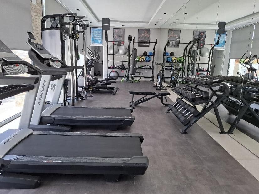 3 Zimmer Penthouse zu vermieten in Marbella mit Pool Garage - 4.500 € (Ref: 9535378)