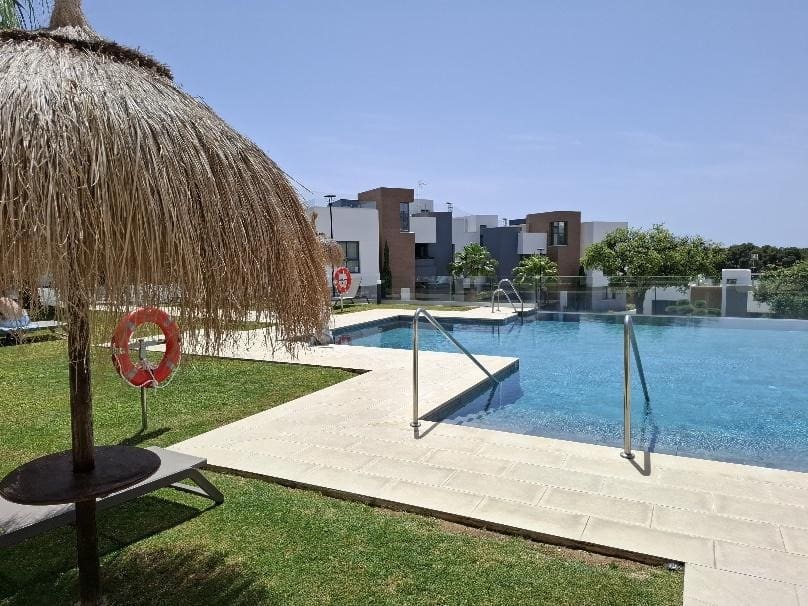 3 Zimmer Penthouse zu vermieten in Marbella mit Pool Garage - 4.500 € (Ref: 9535378)