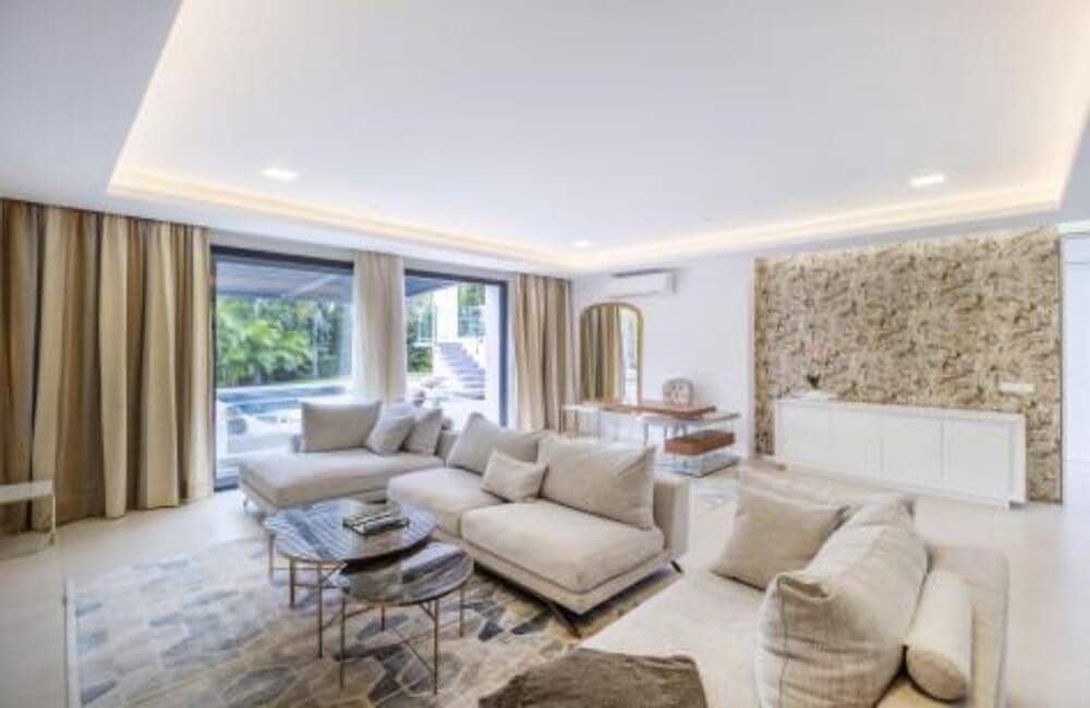 4 bedroom Villa for rent in Benahavis with pool garage - € 12,500 (Ref: 9535379)