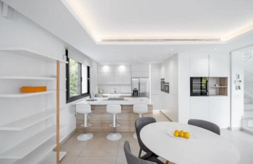 4 bedroom Villa for rent in Benahavis with pool garage - € 12,500 (Ref: 9535379)