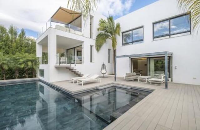 Villa/Maison de 4 chambres à louer à El Paraíso, Benahavís avec piscine garage - 12 500 € (Ref: 9535379)