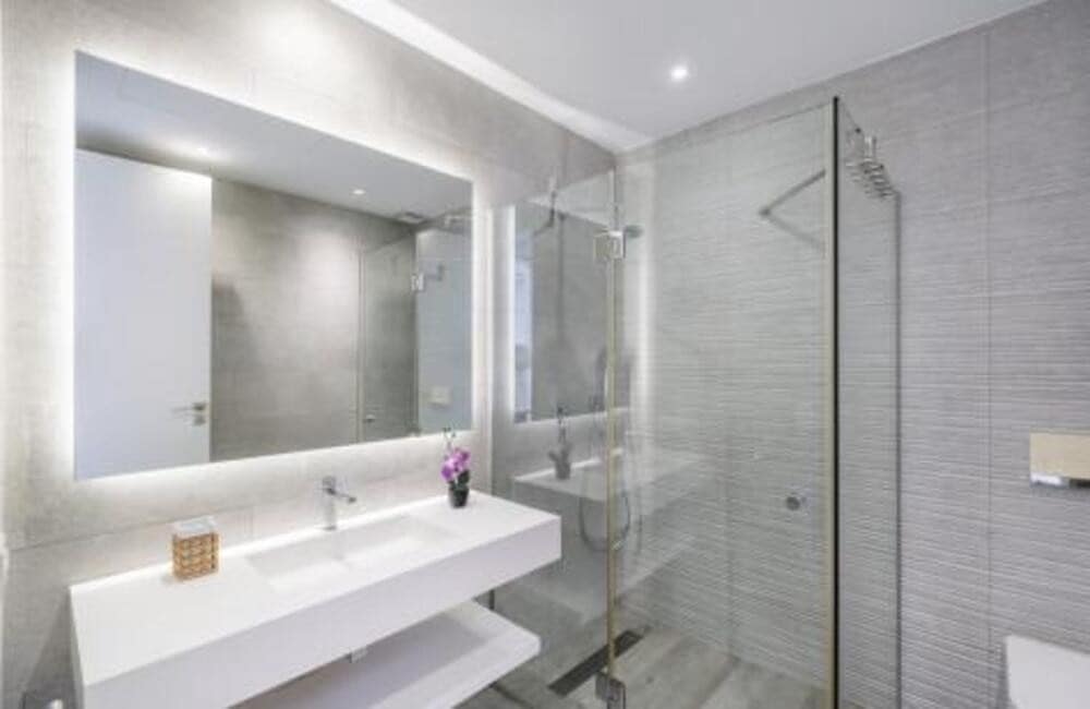 4 bedroom Villa for rent in Benahavis with pool garage - € 12,500 (Ref: 9535379)