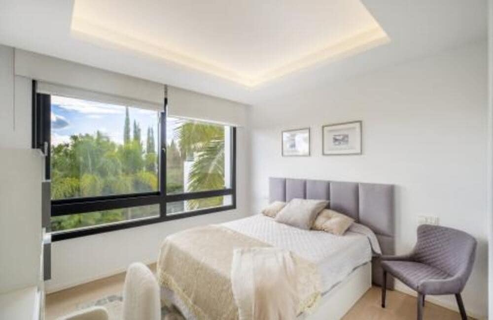 4 bedroom Villa for rent in Benahavis with pool garage - € 12,500 (Ref: 9535379)