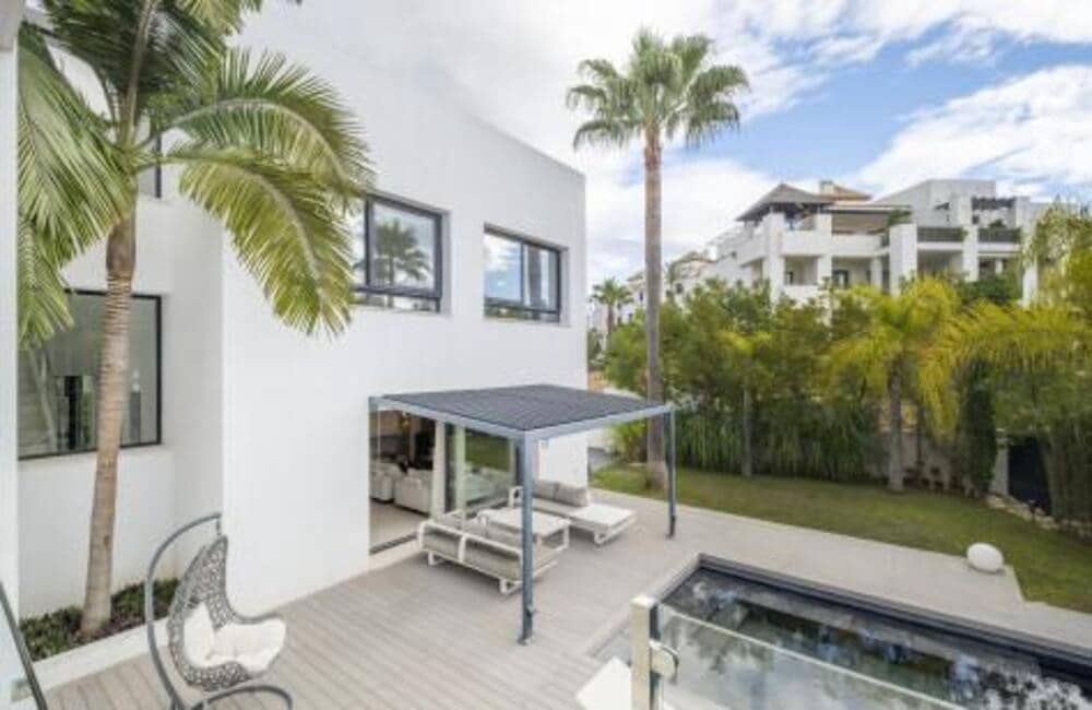 4 bedroom Villa for rent in Benahavis with pool garage - € 12,500 (Ref: 9535379)