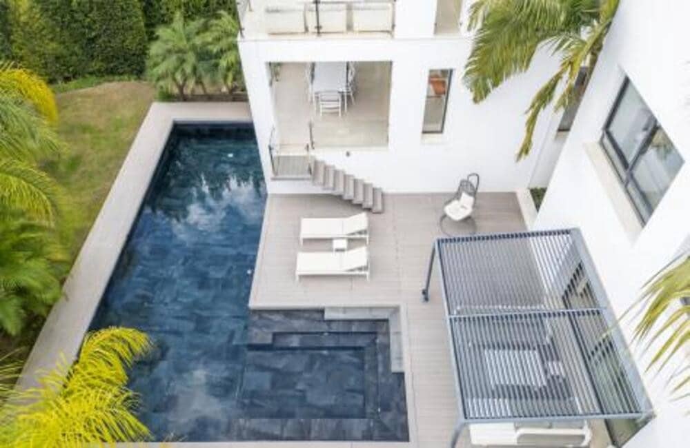 4 bedroom Villa for rent in Benahavis with pool garage - € 12,500 (Ref: 9535379)